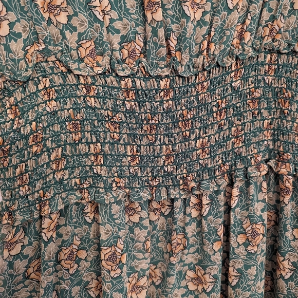 Max Studio dress green floral - Picture 2 of 9